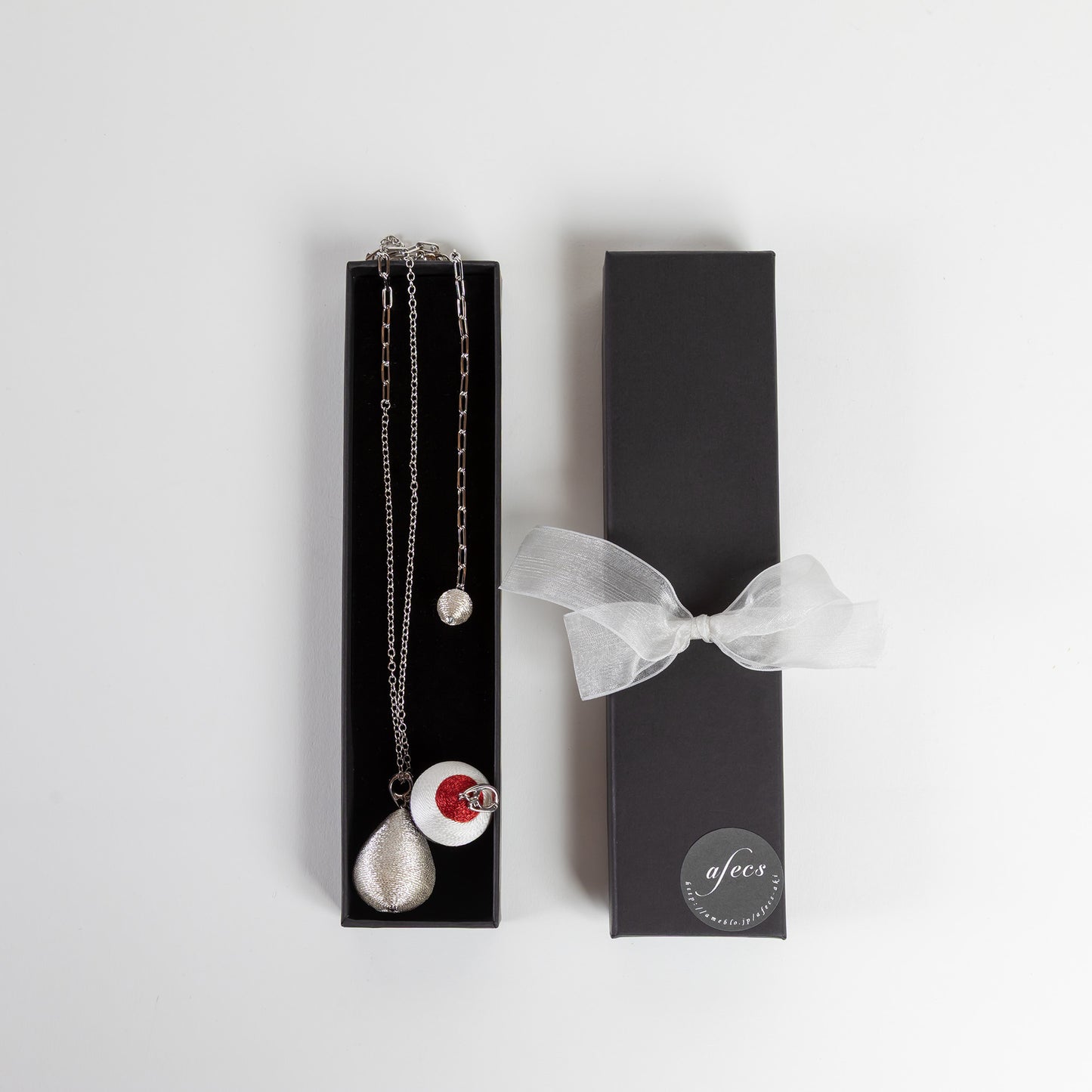 鶴モチーフのネックレス|afecs 竹田亜紀