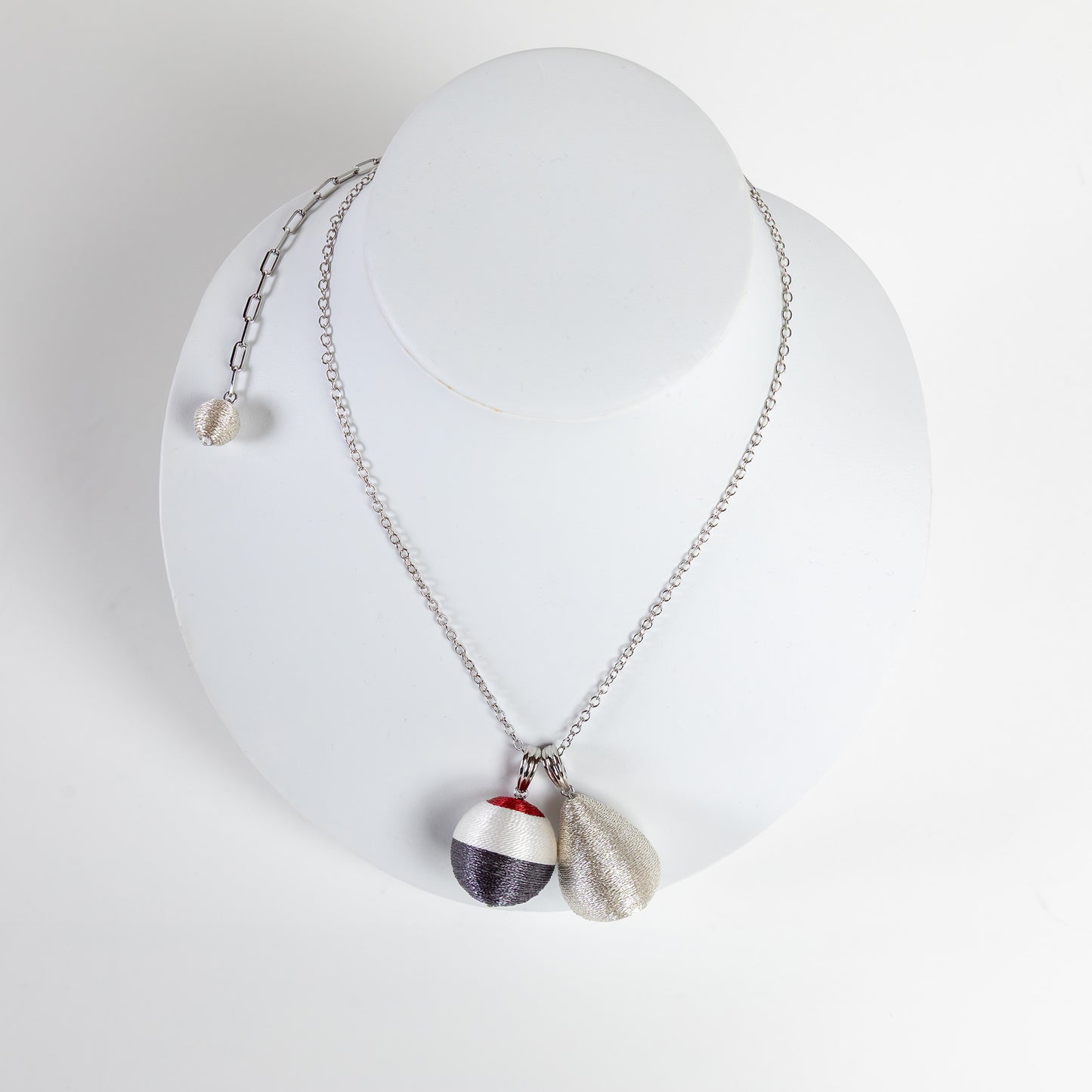 鶴モチーフのネックレス｜afecs 竹田亜紀