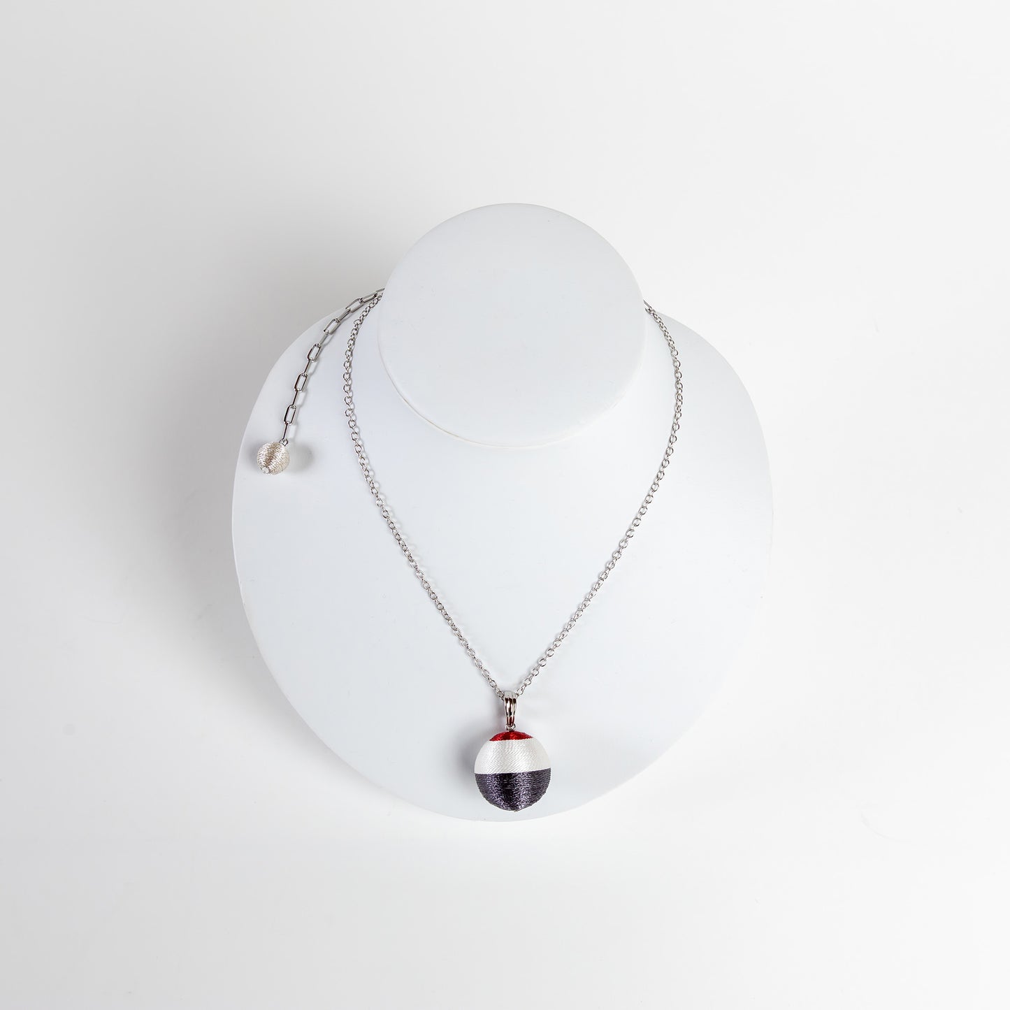 鶴モチーフのネックレス｜afecs 竹田亜紀